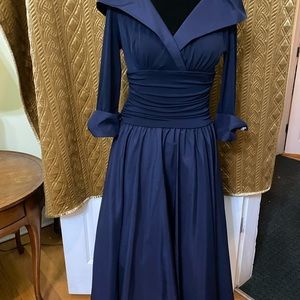 Classic mid-length Retro looking dress